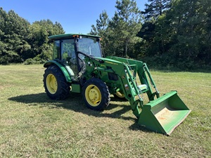 รถแทรกเตอร์มือสอง John Deere 4066R พร้อมพลังขับเคลื่อน 4x4 ที่ยอดเยี่ยมและระบบส่งกำลังที่ราบรื่น ตัวเลือกที่ดีที่สุดสำหรับงานเกษตรกรรม มีขายแล้ว - Product Image 5