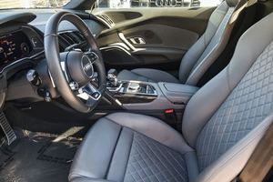 Offre exceptionnelle : Audi R8 Quattro V10 Plus Coupé AWD d'occasion - Prêt à être expédié - Product Image 2