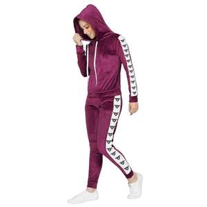Logo personnalisé sur les bandes latérales de velours femme velours femmes jogging survêtement ensembles rouge mehroon vevlvet sweat à capuche avec pantalon en velours - Product Image 1