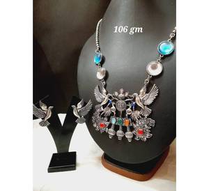 Conjunto de joyas de cuarzo hecho a medida para mujer, collar y pendientes con diseño de pájaro Chapado en plata, multicolor para bodas - Product Image 1