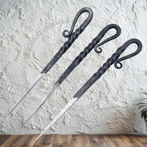 Juego de cuchillos y brochetas vikingos forjados a mano con mango de hierro trenzado y funda de cuero, juego de brochetas para shish kebab, brochetas de acero para barbacoa - Product Image 6