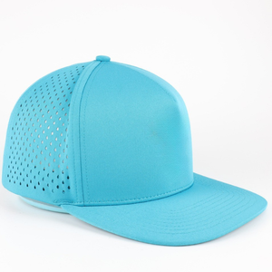 Parche de goma de PVC deportivo de 5 paneles de poliéster de alta calidad, gorra de béisbol transpirable de Golf para hombre con agujero cortado con láser personalizada al por mayor - Product Image 2