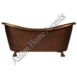 Elegante bañera de cobre con diseño independiente de acabado liso, perfecta para baños de lujo de Axiom Home Accents - Product Image 2