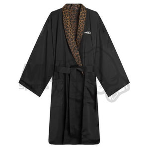 ชุดคลุมชกมวยแบบสั่งทำพิเศษ ปี 2025 สีดำคลาสสิกและลายเสือดาว ดีไซน์ AOP พร้อมขอบตัดสี ผ้าฝ้ายเนื้อนุ่ม ระบายอากาศได้ดี สำหรับผู้ใหญ่ - Product Image 4