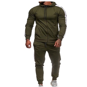 Survêtements de sport pour hommes de qualité dernière mode 2 pièces ensembles Logo personnalisé en vrac survêtements grande taille et écologique - Product Image 1
