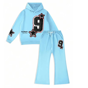 Conjunto de chándal urbano con etiqueta personalizada para hombre OEM Sudadera con capucha de gran tamaño y ropa de moda urbana para correr al por mayor - Product Image 1