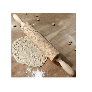 Rouleau à pâtisserie en bois en forme de rouleau à pâte pour Noël et taille personnalisée et design d'aspect sculpté - Product Image 3