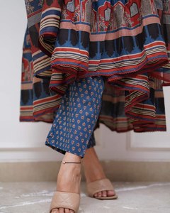 Nuevo exclusivo estilo indio y pakistaní Georgette Anarkali vestido pesado bordado trabajo largo vestido de fiesta - Product Image 6