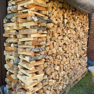 Bois de chauffage de qualité supérieure en chêne, frêne, pin, bouleau et hêtre, séché au four, bois dur mélangé. Sélectionner la taille. Meilleur bois de chauffage de Belgique - Product Image 1