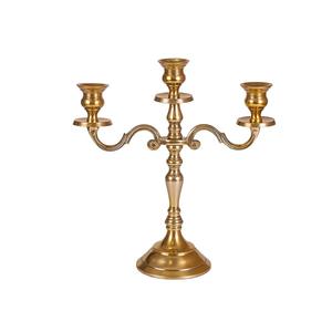 Grand candélabre en métal avec un élégant disposition multi-bras, parfait pour la décoration de mariage, les centres de table et une ambiance romantique - Product Image 1