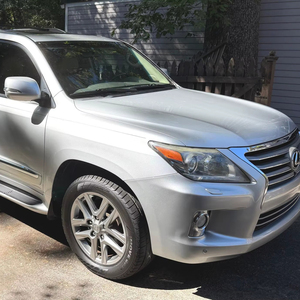 Lexus LX 570 V8 2013 Usado, Tracción en las Cuatro Ruedas, Paquete de Lujo, Propiedad del Sur, Sin Modificar - Product Image 3