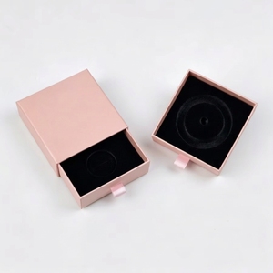 Caja de Joyería Deslizable de Cartón Rosa al por Mayor con Logotipo Estampado en Oro, Caja de Embalaje de Terciopelo para Anillos y Collares - Product Image 1