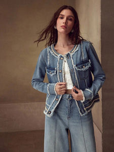 Veste en jean bleu déchirée pour femmes grandes tailles, avec un design multi-poches, un style vintage à manches longues et des détails en perles - Product Image 6