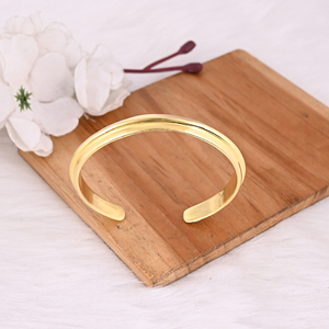 Brazalete Ajustable de Latón Chapado en Oro de Alta Calidad, Brazalete Hecho a Mano para Mujer, Joyería de Latón, Fabricante Mayorista - Product Image 4