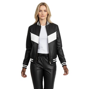Conjunto de Sudadera con Capucha y Pantalones Acampanados de Alta Calidad para Venta al por Mayor, Chándal Personalizable con Logotipo, Trajes Deportivos Rojos para Mujer - Product Image 1