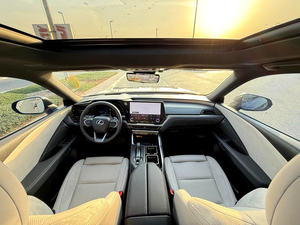 SUV de Lujo SUPER CLEAN 2025, Volante a la Derecha, R17, 1-25000 Millas, 100-150 CV, 100-200 Nm, Cámara Trasera de 360°, Techo Solar Panorámico, Envío Inmediato - Product Image 2