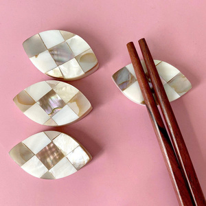 Repose-baguettes en nacre Accessoire de table poli fait à la main pour les restaurants du fournisseur vietnamien - Product Image 3