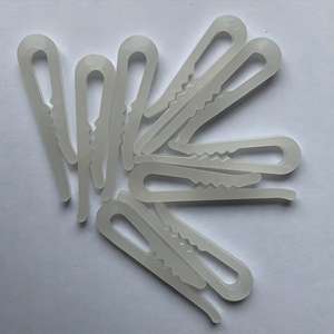 Pinces à chemise en plastique transparentes en forme de U, durables, avec dents pour chemises habillées pour hommes - Product Image 4