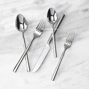 Ensemble de couverts en argent en acier inoxydable avec placage à poignée unique et créatif pour les dîners et les cadeaux de mariage à la maison - Product Image 4