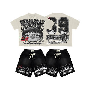 Conjunto de camisetas y pantalones cortos de dos piezas con estampado de logotipo personalizado, conjunto de camisa y pantalones cortos de verano, chándal para hombre - Product Image 1