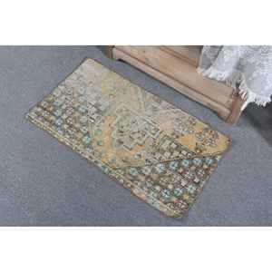 Alfombra Turca Vintage Pequeña de 1.6x2.9 pies, Alfombra de Lana Amarilla - Product Image 4