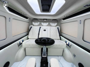 Conversion de fourgon Aspire |   7 places, sièges en <span class=keywords><strong>cuir</strong></span>, intérieur blanc, séparateur d'intimité, transmission automatique, LED, luxe pour Hiace - Product Image 5