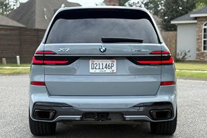 BMW X7 xDrive40i 2024 Usado en Excelentes Condiciones - Product Image 1