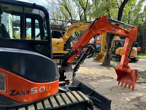 Hitachi ZX50U-2 Midi Excavator d'occasion Japon Excavateur sur chenilles en bon état Moteur Isuzu Caterpillar Core Components-Motor Pump - Product Image 3