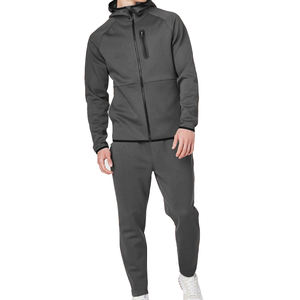 Chándal de poliéster transpirable para adultos, venta al por mayor, chándal deportivo gris con capucha para hombre con logotipo personalizado, traje para correr para gimnasio - Product Image 4