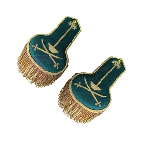 Flecos ornamentales de alambre de lingotes para teatro, eventos o trajes de herencia Flecos de ajuste de alambre de lingotes con acabado dorado - Product Image 1