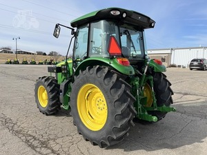 Tracteur à chenilles JOHHN DEEERE 5120M 2024, 160 CV avec moteur et pompe à roulement à billes - Product Image 3