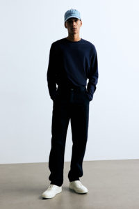 Couleur bleu marine de qualité supérieure Conception de logo personnalisé Tissu en jersey de coton imprimé T-shirt à manches longues et col côtelé pour hommes - Product Image 4