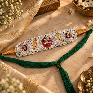 Hermoso Conjunto de Collar y Pendientes de Diseño con Perlas de Latón y Kundan de Ahmedabad |   Trabajo Pesado |   Dori Ajustable | - Product Image 2