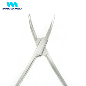 Pinzas Quirúrgicas Manuales de Acero Inoxidable en Forma de Codo de 12.5 cm de Calidad INNOVAMED, Uso Hospitalario, Abrazadera de Plástico, Certificación CE Clase I - Product Image 4