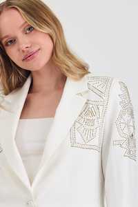 Conjunto de traje blanco de primera calidad para mujer con chaqueta y pantalones con hombros tachonados para mujer, ropa de oficina tejida de lujo perlada/lista para enviar - Product Image 5