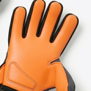 Gants de gardien de but en latex de qualité supérieure, fermeture auto-agrippante, contrôle amélioré de la paume, protection flexible des doigts, ajustement confortable - Product Image 3