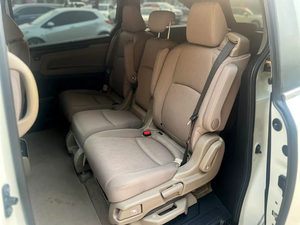 Monospace familial 8 places d'occasion 2022 |   Boîte de vitesses automatique 4x4, V6 6 cylindres, 100 CV, classe 147 000 km - Product Image 2