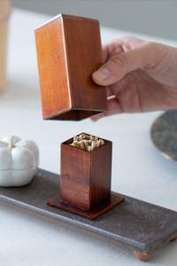 Porte-cure-dents en bois avec logo personnalisé, boîte de rangement pour cure-dents en bois naturel pour utilisation promotionnelle dans les restaurants - Product Image 5