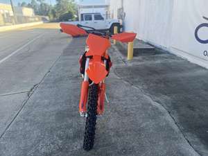 Disponible dès maintenant : Nouvelles motos 350 XCFs 2025 en stock F8275Y0 - Product Image 3