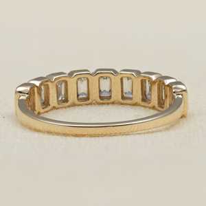 Anillo de Boda con Diamante Cultivado en Laboratorio con Corte Esmeralda, Engaste de Bisel, Color de Diamante F Amarillo/Blanco/Rosa, Plata de Ley/Platino/Oro - Product Image 5