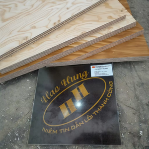 Tablero de MDF Melamínico Vietnamita Impermeable con Núcleo de Goma y Revestimiento de Película de 9/12/15/18 mm, Versátil y de Alta Venta, con Formaldehído E1 - Product Image 1