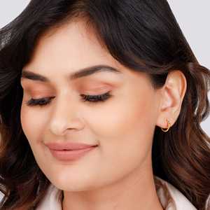 Aretes de Aro con Diamantes Glamorosos y Encantadores en Oro de 14K, Elaborados con un Estilo Religioso Vintage de Moda y Piedras de Circonio para un Look Elegante - Product Image 2