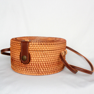 Vente en gros de sacs à main Bohème style vintage en rotin sacs de mode incontournables motif géométrique perle pompon décoration coquille paille - Product Image 2