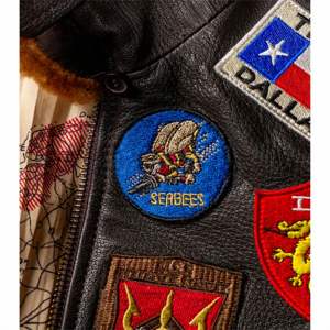 Veste de vol à capuche en fourrure pour homme | Blouson aviateur isolé et élégant avec bordure en fausse fourrure - Product Image 4