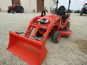 รถแทรกเตอร์ขนาดเล็ก Kubota BX2380 23 แรงม้า ดีเซล ขับเคลื่อน 4 ล้อ พร้อมที่ตักด้านหน้าและเครื่องตัดหญ้า สำหรับใช้งานทางการเกษตร ลดราคาพิเศษ มีจำหน่ายแล้ว - Product Image 3