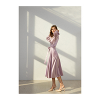 Robe en satin doux pour femmes avec ourlet à volants et longueur midi idéale pour les dîners et les événements d'été élégants pour femmes de luxe
