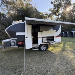 Caravane d'expédition 4x4 hybride en aluminium/acier, style Kruiser S-Class, tout-terrain extrême, pour vente en gros - Product Image 3