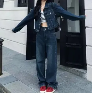 Veste en jean épais polaire d'hiver Femmes Loose Oversized Casual Warm Jeans Coat Wear Long Sleeves Female Clothes with Fur Collar - Product Image 2