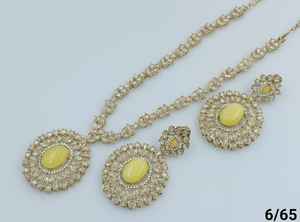 Ensemble de collier long fantaisie en pierre traditionnelle et à la mode indienne plaquée or avec ensemble de bijoux de boucles d'oreilles pour femmes - Product Image 6