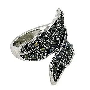 Bague ouverte Silver Wing pour femme, plaquée or 18 carats, incrustée de pierres précieuses noires, design tendance et élégant - Product Image 2